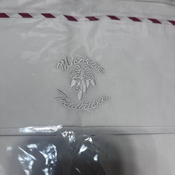 New Personalized Pillowcase “Hunter” Kids White Christmas Embroidered Santa - Picture 6 of 6